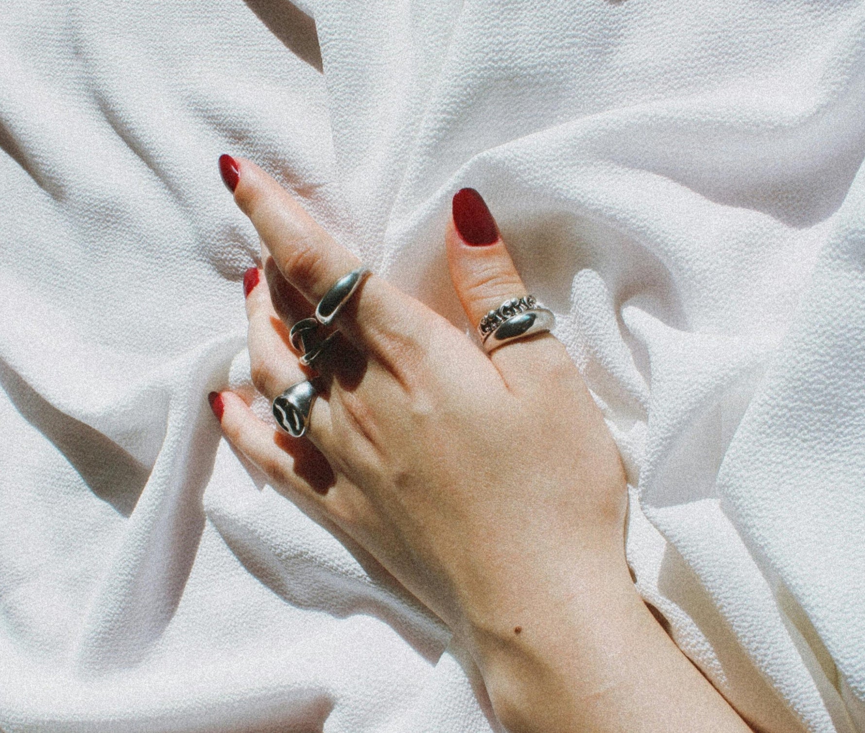 How Long Should a Manicure Last? The Truth About 5-Week Nails